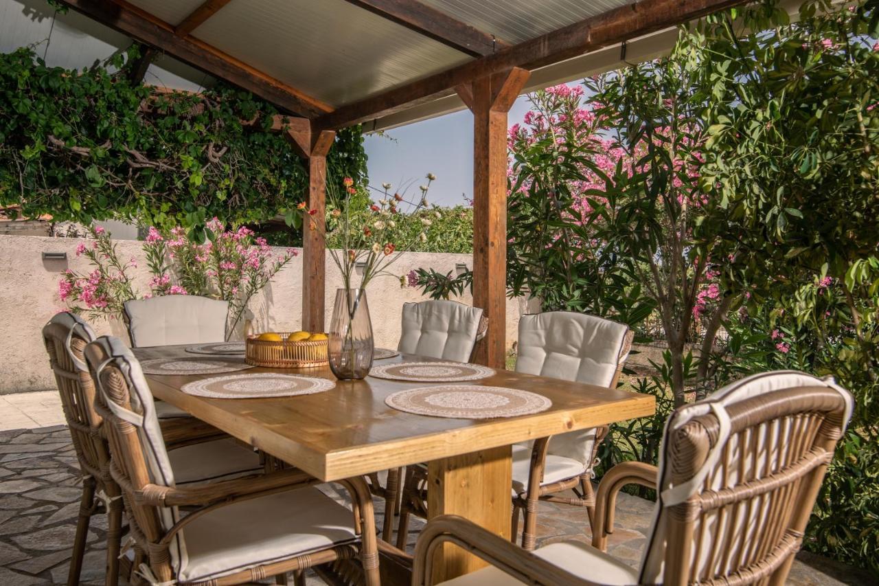 Allegra Villa *